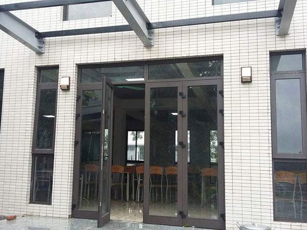 cửa nhôm kính xingfa