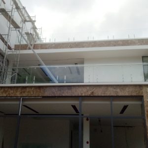 Cửa nhôm giá rẻ đà nẵng, Cửa nhựa lõi thép đà nẵng, kính cường lực giá rẻ đà nẵng, Kính cường lưc đà nẵng, Nhôm kính đà nẵng, Phòng tắm kính đà nẵng, Vách ngăn kính cường lực