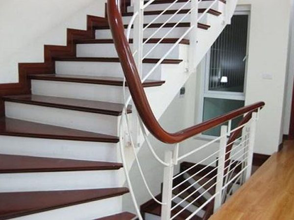 Cầu thang sắt đẹp Đà Nẵng